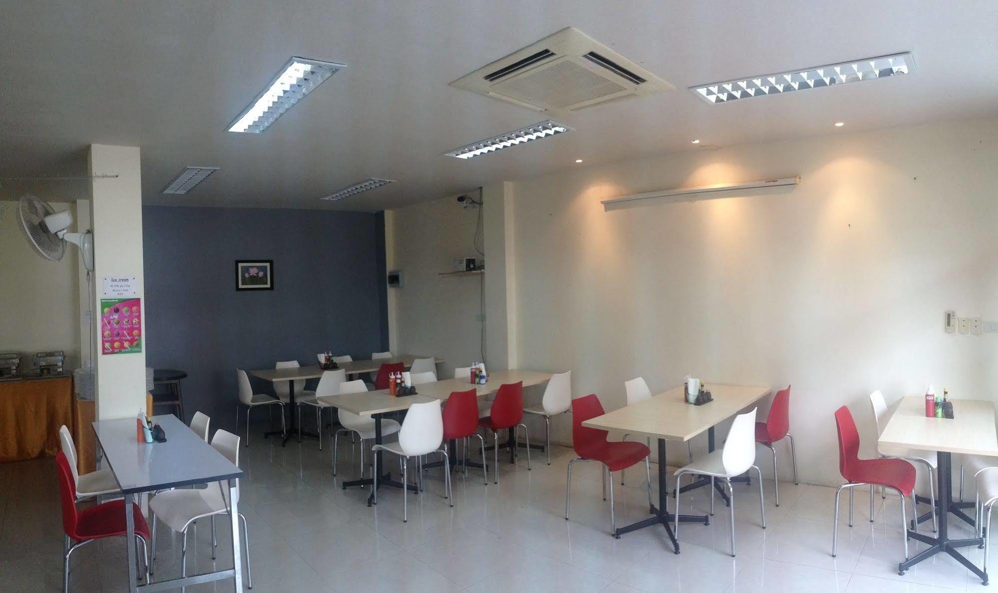 Narawan Hotel, HHQ Zewnętrze zdjęcie
