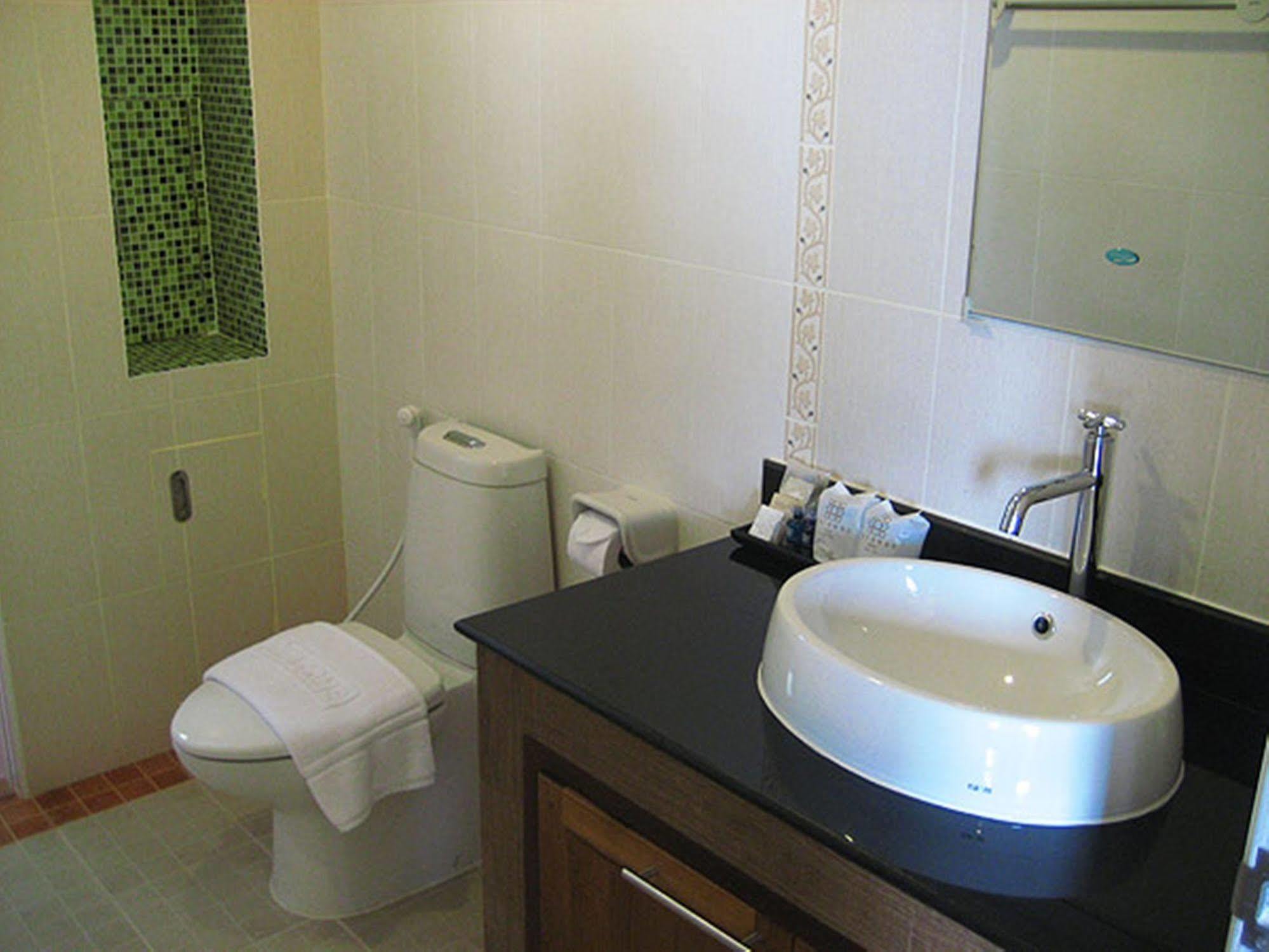 Narawan Hotel, HHQ Zewnętrze zdjęcie